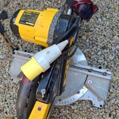 Dewalt saw