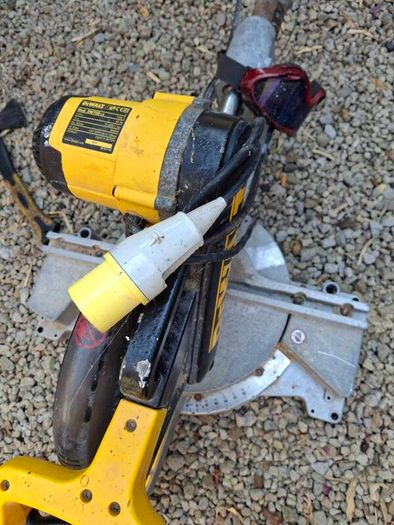 Dewalt saw