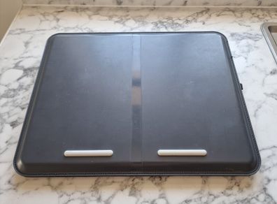 Laptop tray with cushion