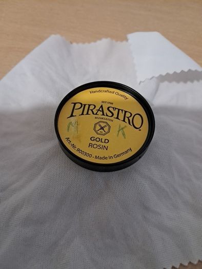Pirastro violin rosin