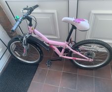 Girl's Bicycle 19" wheels