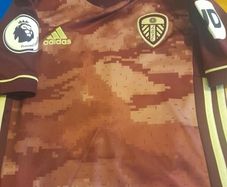 leeds United Age 7/8 shirt shorts and socks