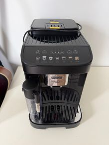 De'longhi Coffee Machine