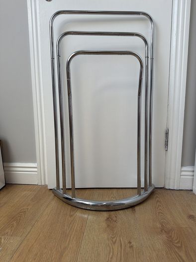 Towel / Storage Rail