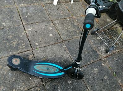 Razor electric scooter