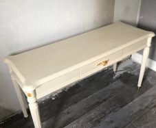 Hall table/dressing table.
