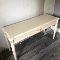 Hall table/dressing table.