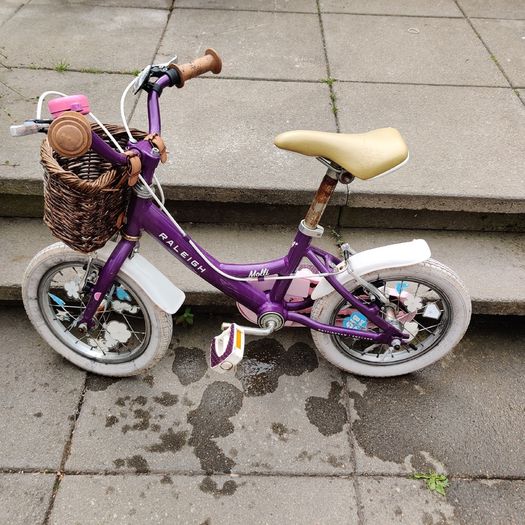 Raleigh Molli 14" frame Girls bike