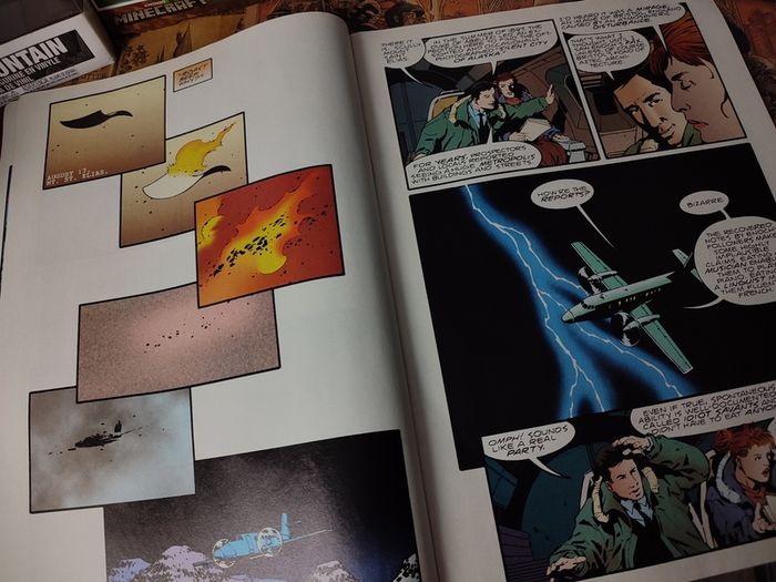 X-Files ! Issue #8! Drawn in Manga Style ! 1995 ! by Topps !