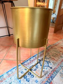 Gold planter