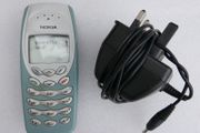 Vintage Nokia 6410 and charger