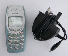 Vintage Nokia 6410 and charger