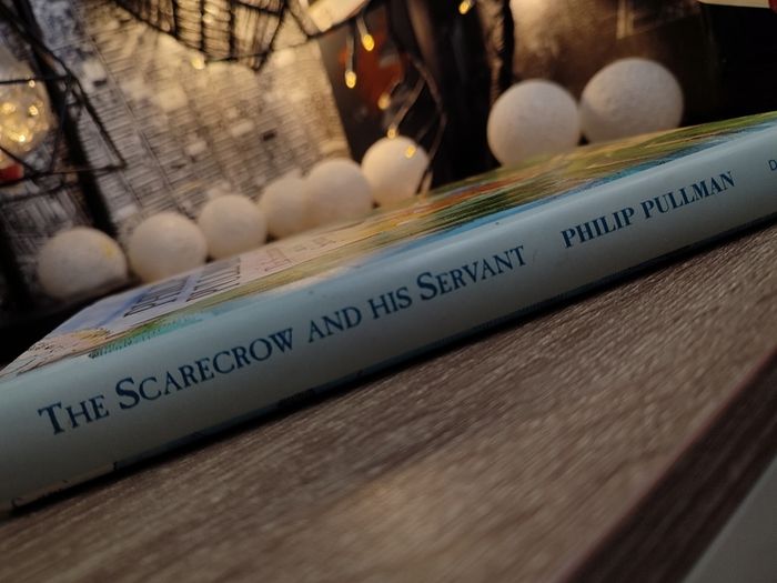 The Scarecrow And His Servant ! by Philip Pullman ! Hardcover ! 2004 ! by Doubleday !