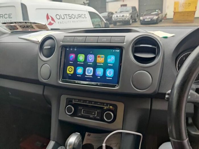 VW Volkswagen Amarok Apple CarPlay Android Auto Radio Stereo