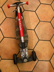 La Sports Kick Scooter  Foldable & adjustable
