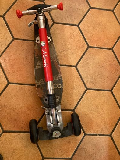 La Sports Kick Scooter  Foldable & adjustable
