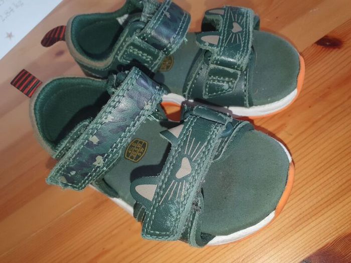 clarks toddler sandals