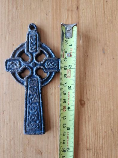 8 Items. 4 X Cast Metal Bottle Openers, A Cast Wallmounted Celtic Cross, 3 Harps For Decorative Purposes.
