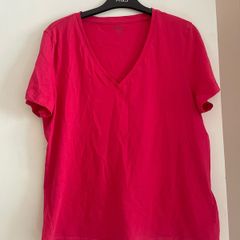 Pink t-shirt