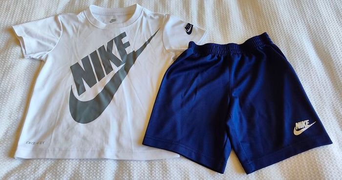 NIKE - Boy's Sets. Age 6-7