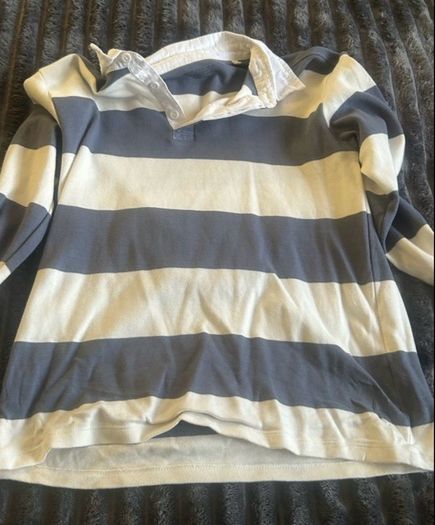 boys rugby style top age 11-12 yrs