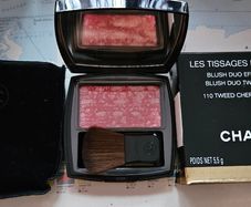Chanel Duo Tweed Effect Blush in 110 Tweed Cherry Blossom