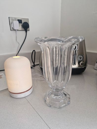 French Style Glass Flower Vase: Embossed Vintage Decor
