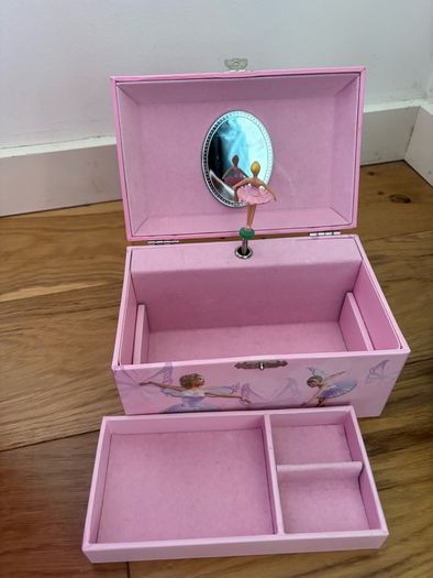musical jewellery box