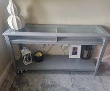 Grey unit