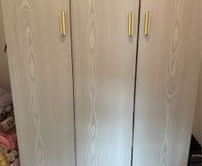 Grey wardrope