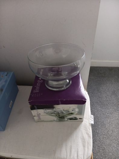 rayware footed glass bowl ,use for sweets or berries