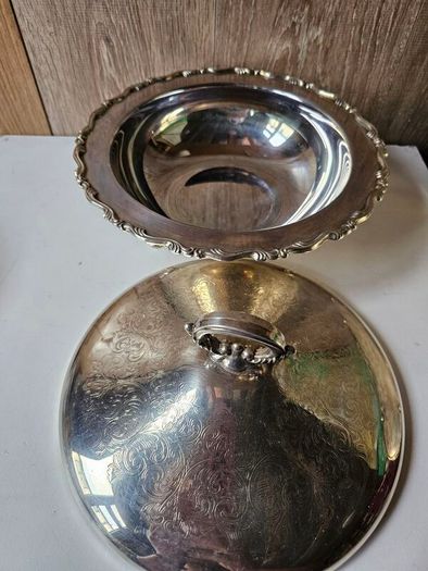 Vintage  Oneida Silverplate Casserole Dish