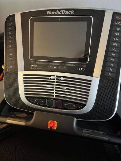NordicTrack S45i Treadmill Incline Like New + Delivery Cork