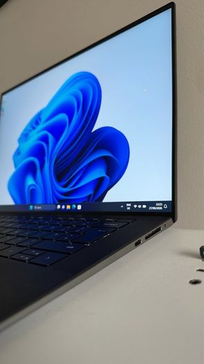 Dell Precision 5560 i9 Laptop
