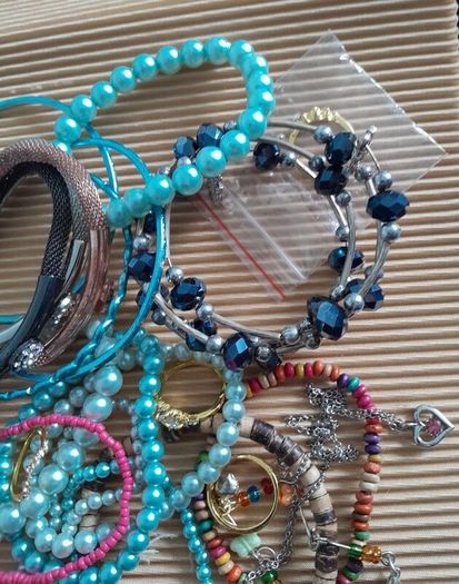BRACELETS  - Necklace - Rings Lot