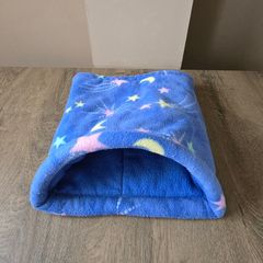 Large Guinea pig tunnel wired - blue moons and stars
