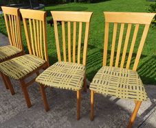 Set of 4 wooden dining chairs