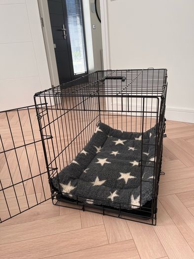 Medium Dog Crate + Dog Bed - Like New