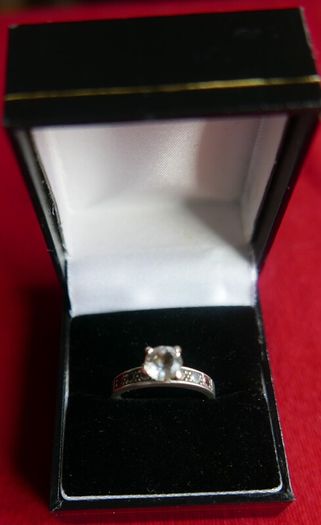 Vintage Sterling Silver 925 Statement Solitaire Ring with Round Faceted White Topaz size P  - 3,51g