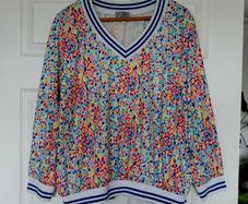 V neck Top UK 14 or Large