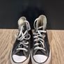 Girls Converse shoes size UK2 (eu 34) Image 9