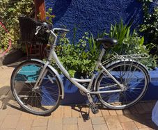 Ladies Hybrid Bike