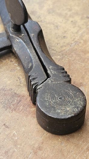 Antique wing dividers 8 3/4"