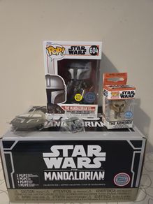 Mandalorian with Darksaber Glow Funko Pop