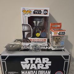Mandalorian with Darksaber Glow Funko Pop