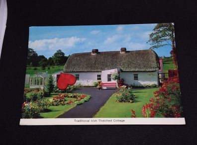 Ireland Postcard : Traditional Irish Thatched Cottage - 1970s/80s