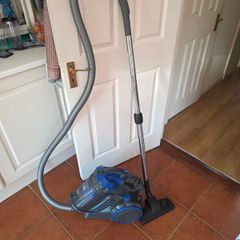 Vacuum Cleaner 750W