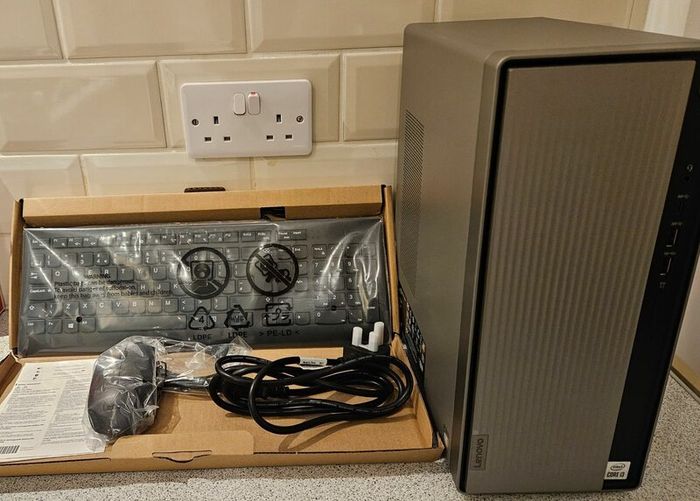 Desktop Pc, I3 4.4 Ghz, 256gb Ssd, 4 Gb Ram, Win11