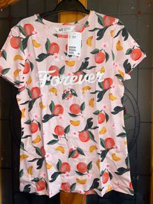 Bnwt age 12-14 H&M tshirt