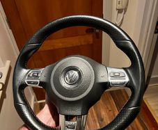 Mk6 Golf GTI flat bottom steering wheel